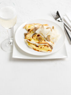 crespelle-con-crema-di-robiola-al-tartufo