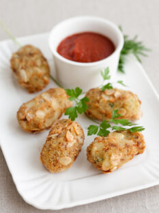 crocchette alle mandorle con salsa ciapasu Sale&Pepe