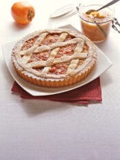 crostata-con-confettura-e-amaretti