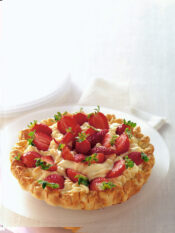 crostata con mousse di cioccolato bianco e fragole ricetta Sale&Pepe