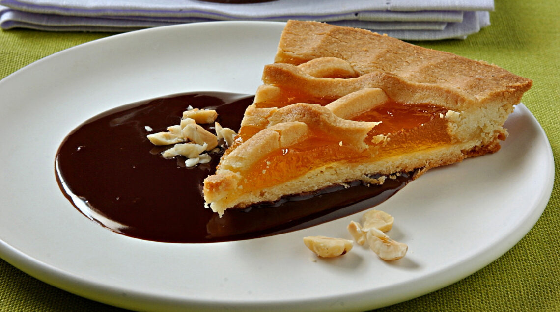 crostata con salsa di cioccolato amaro Sale&Pepe