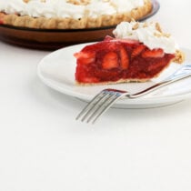 crostata-di-fragole-al-kirsch immagine