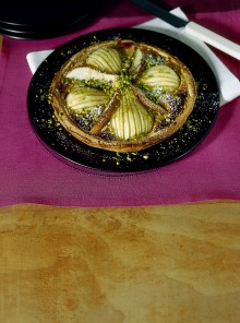 Crostata di pere e crema alla cannella