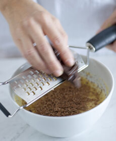 crostata-di-pinoli-con-crema-al-cioccolato preparazione