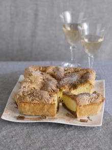 La crostata doppia con pinoli e crema alla cannella