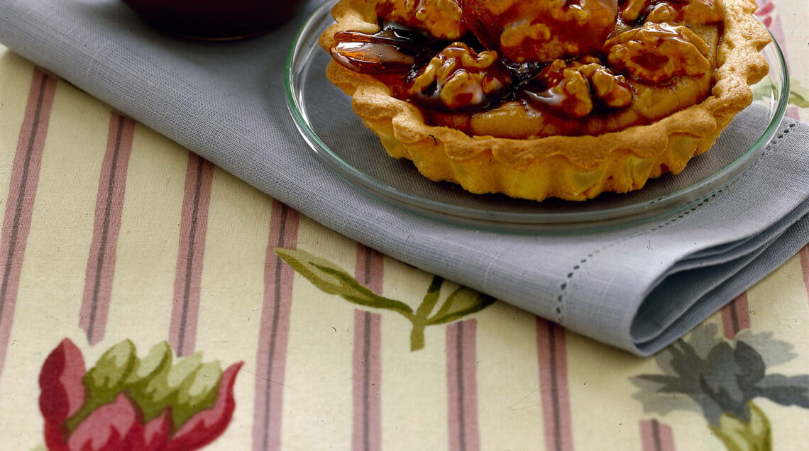 crostatine-alla-crema-di-caffe-con-noci-caramellate