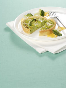 crostatine-di-broccoli-e-pinoli-al-profumo-di-arancia