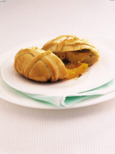 fagottini-con-crema-ai-pistacchi-e-albicocche