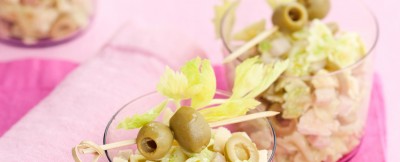 farfalline-al-pesto-di-sedano-con-scalogni-prosciutto-cotto-e-olive-verdi