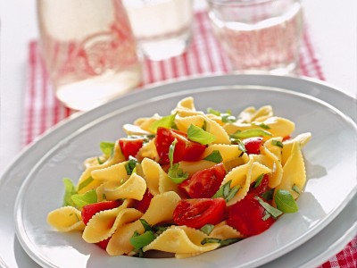 farfalline-pomodori-e-basilico ricetta
