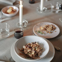 fettuccine-di-farina-di-castagne-con-sugo-di-cipolle ricetta