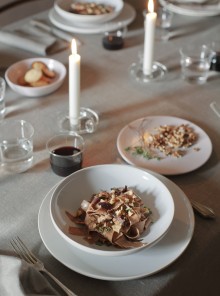 Le fettuccine di farina di castagne con sugo di cipolle