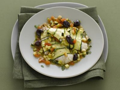 filetti-di-orata-in-guazzetto-di-zucchine-olive-e-pomodoro