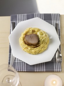Filetto di maialino salmistrato con polenta di storo e verza
