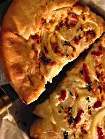 focaccia-con-cipolle-e-bacon