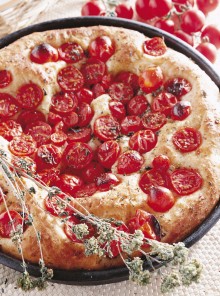 Focaccia pugliese ai pomodorini
