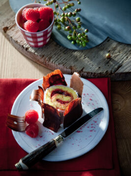 foto rondelle-ai-lamponi-in-cestini-di-cioccolato