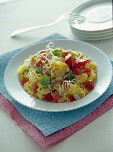 Le frappe con tartara di branzino e pomodori