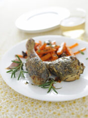 fusi-di-pollo-aromatici-con-carote-alle-olive