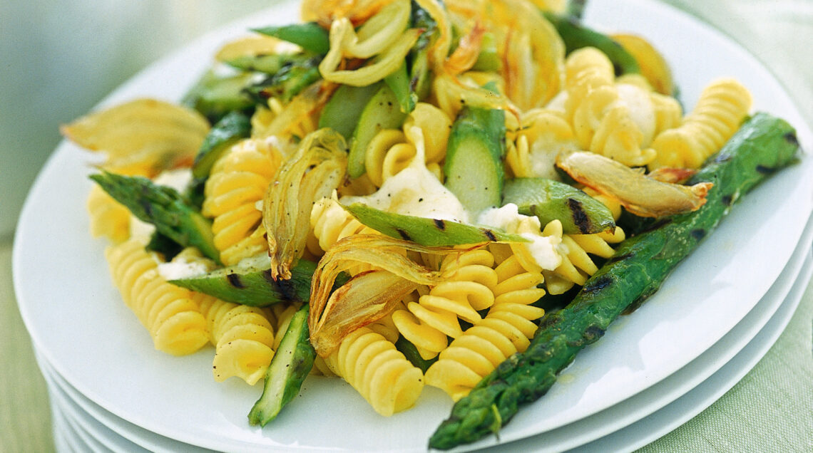 fusilli-con-asparagi-grigliati-e-burrata ricetta