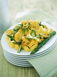 Fusilli con asparagi grigliati e burrata