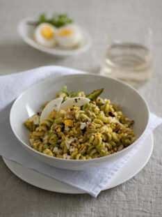 fusilli-con-pesto-di-asparagi-e-uova-sode