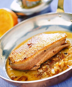 fusilli-con-sugo-danatra-allarancia-e-finferli