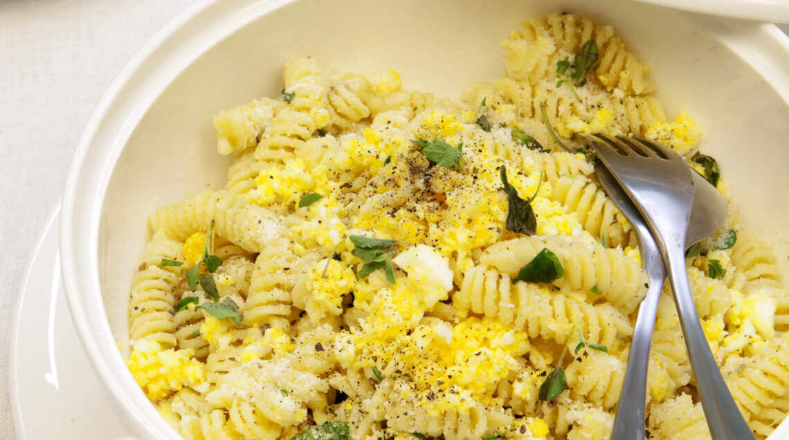 fusilli-con-uova-mimosa ricetta