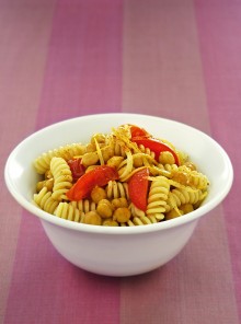 Fusilli di grano kamut con ceci e pomodori