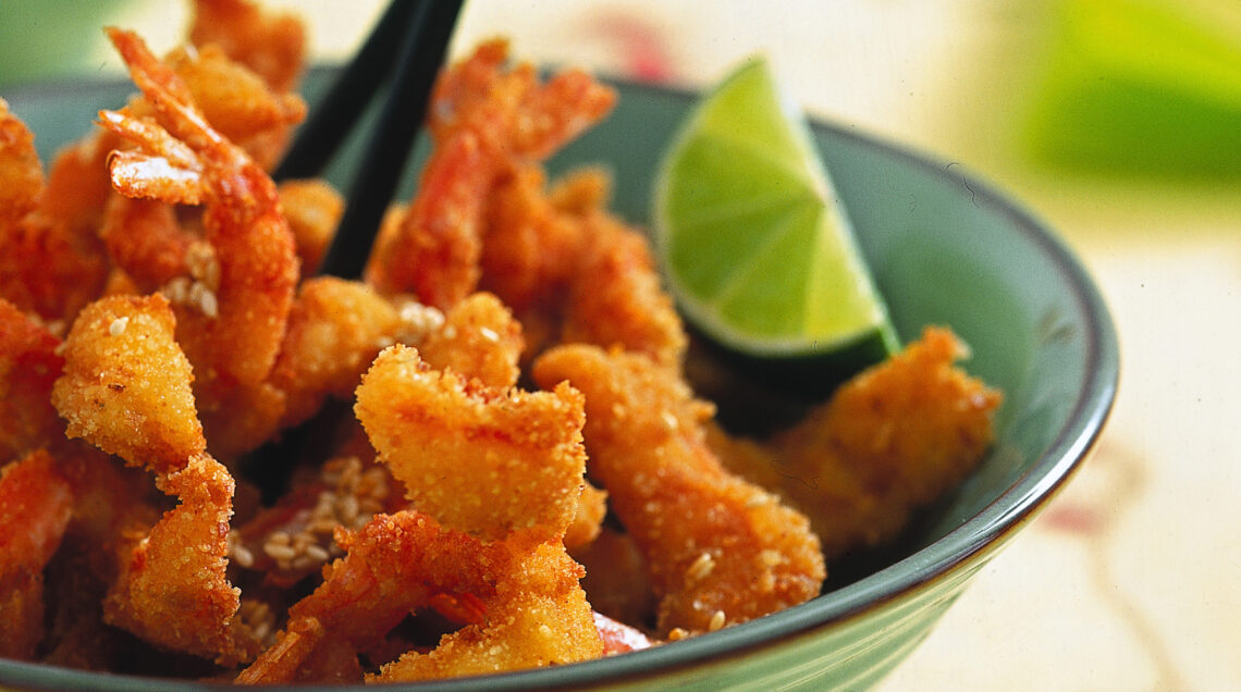 gamberi impanati e fritti con semi di sesamo