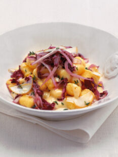 gnocchetti-alla-provola-con-radicchio