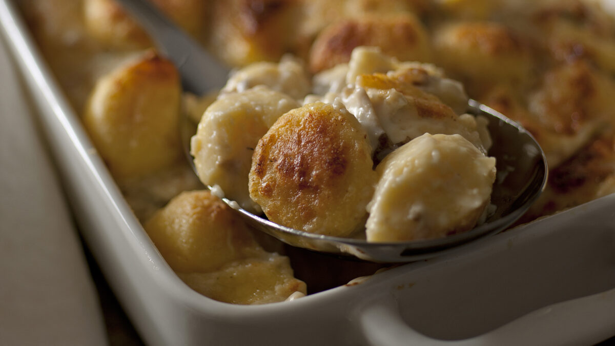 Gnocchi di farina alla parigina con besciamella ai funghi