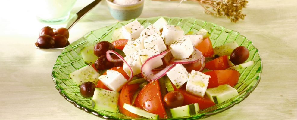 insalata-alla-greca-ricetta-sale-e-pepe