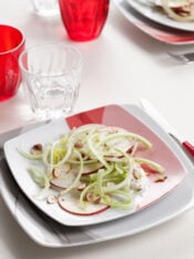 insalata-di-mele-sedano-e-nocciole