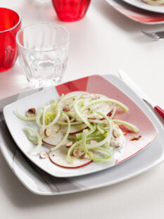 insalata-di-mele-sedano-e-nocciole
