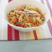 insalata-di-pasta-con-cipollotti-e-speck