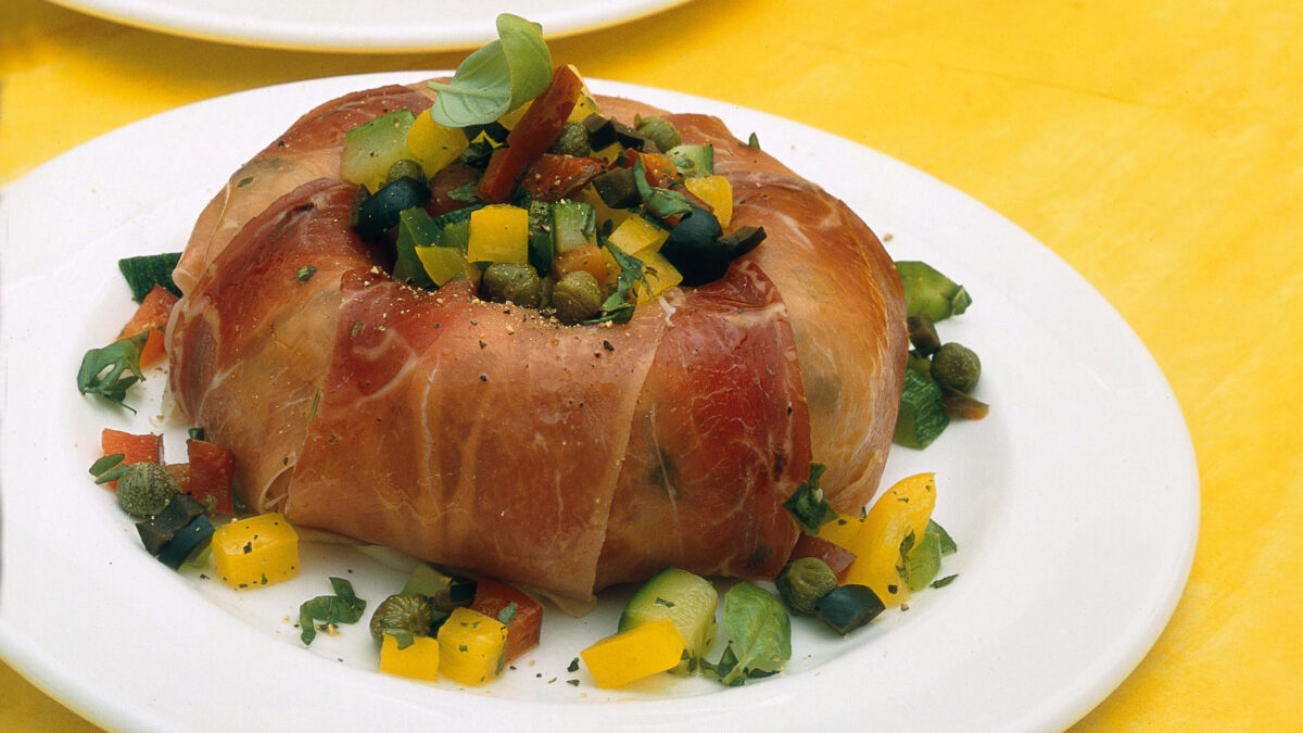 Insalata di riso allo speck, zucchine e olive