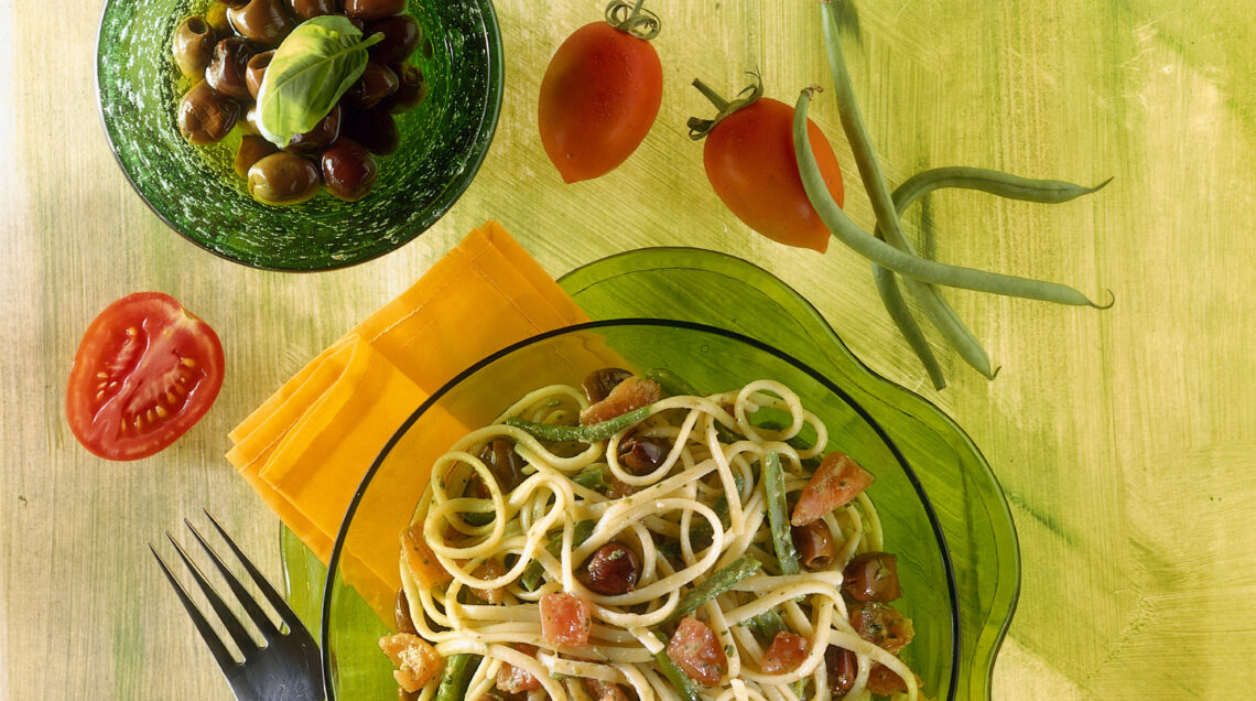 linguine-con-olive-pesto-e-fagiolini