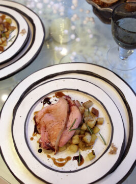 lonza-al-sale-affumicato-con-salsa-al-vino-e-mele