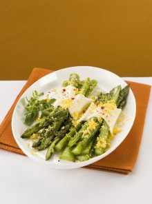Mazzetti di asparagi mimosa