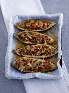 Melanzane con friggitelli, pomodori e provola affumicata