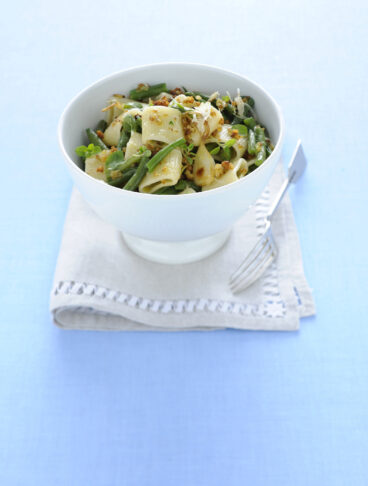 mezze-maniche-con-fagiolini-e-briciole-al-balsamico