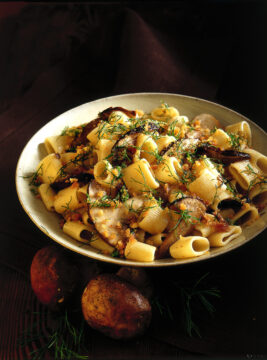 mezze-maniche-con-porcini-mollica-e-finocchietto ricetta Sale&Pepe