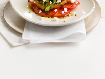 millefoglie-di-cotolette-con-pomodori-e-fagiolini