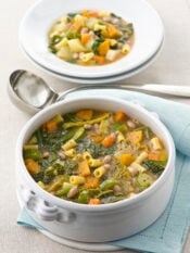 minestrone-con-verdure-fagioli-e-ditalini immagine