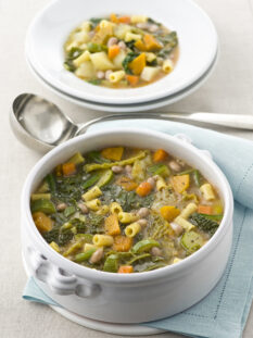 minestrone-con-verdure-fagioli-e-ditalini immagine