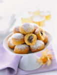 mini-krapfen-al-cioccolato-con-salsa-al-liquore ricetta