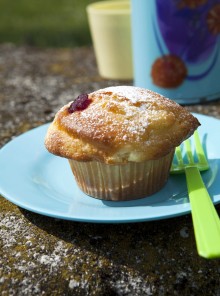 Ricetta muffin con mele e lamponi