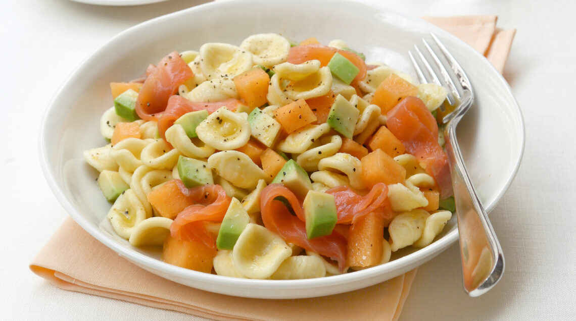 orecchiette-con-avocado-e-salmone