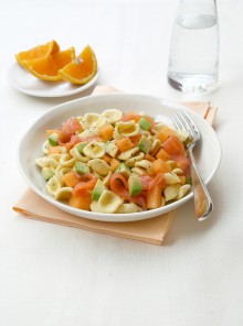 Orecchiette con avocado e salmone